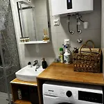 Triple Shine & Free Garage Apartamento