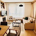 Triple Shine & Free Garage Apartamento *